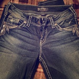 Silver jeans Suki style W29 L 32 gorgeous accents